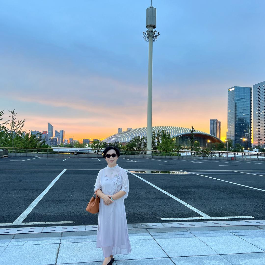 爱买东西的老太太🌶️