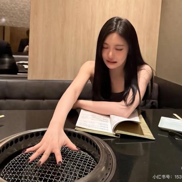 瑞贝卡.