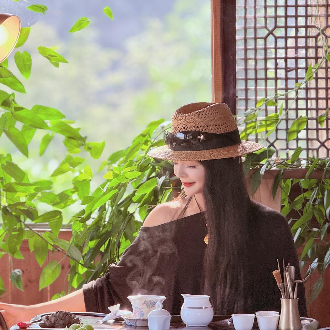 雅安市名山区万昌茗茶叶店（小倩）