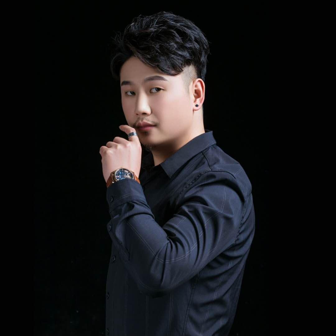 思南“阿华”  专业免打理烫发