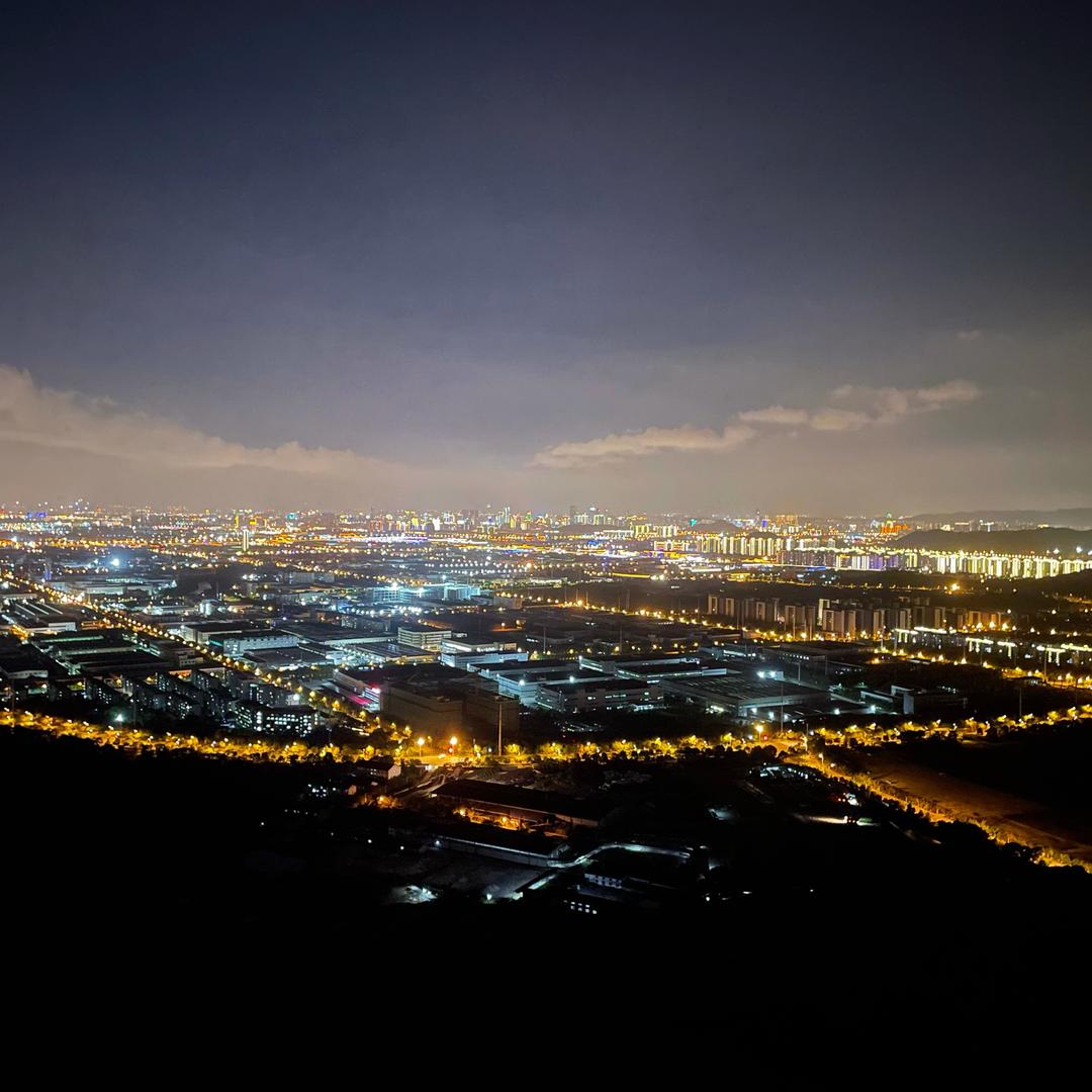 漫回云巅高空汤池观景酒店•卷王无敌帅