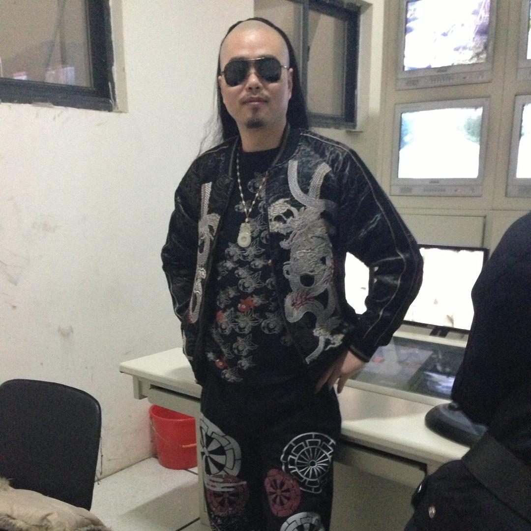 象山使劲儿哥服装店