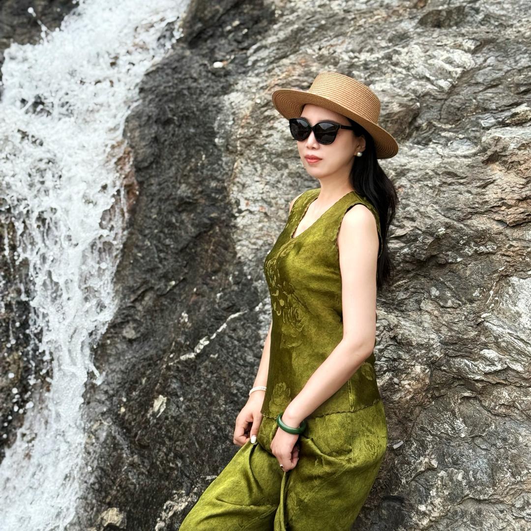 莹莹香云纱女装
