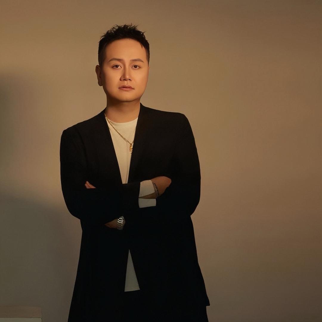 乔建斌喀什减龄发型设计