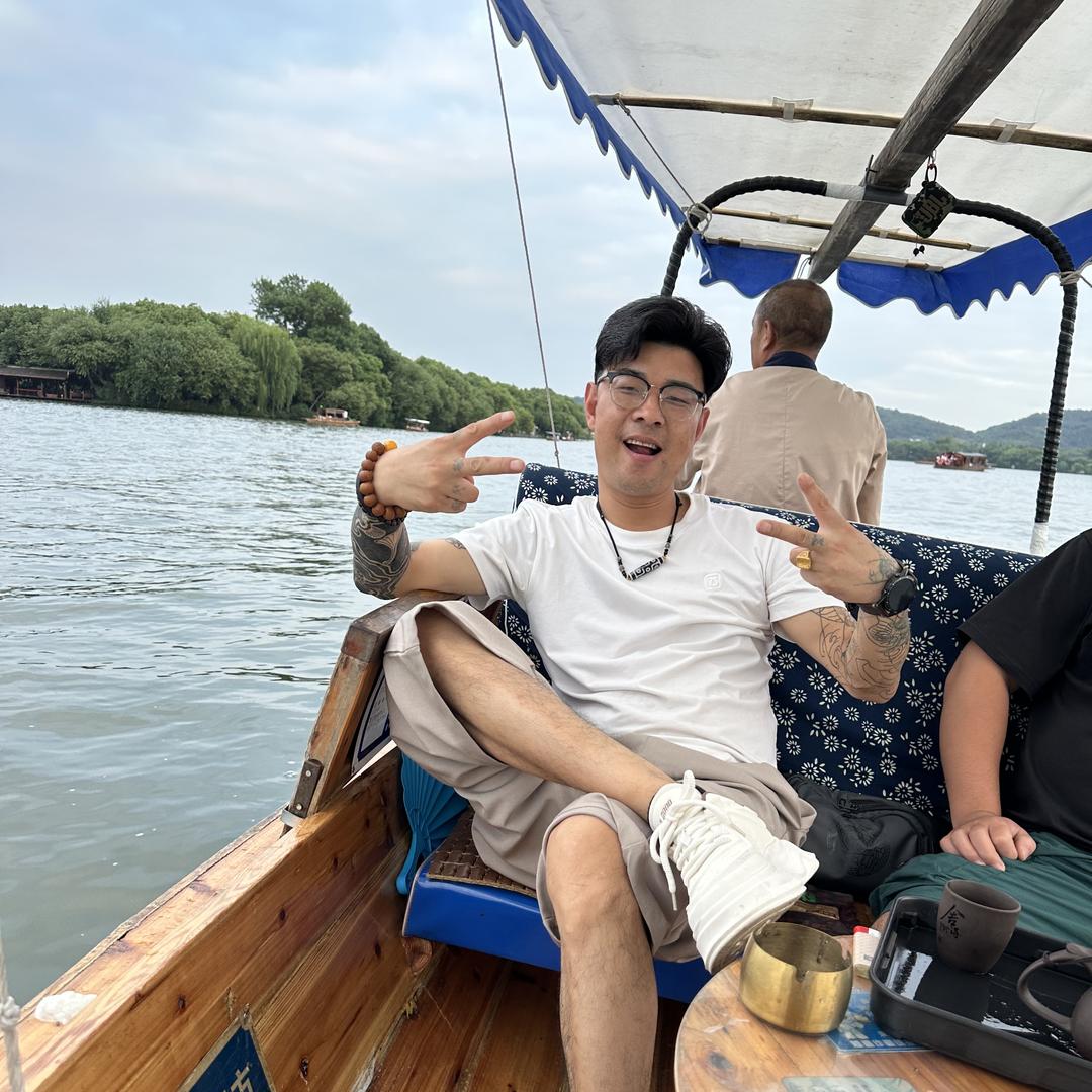 伊川县花旦家百货商行