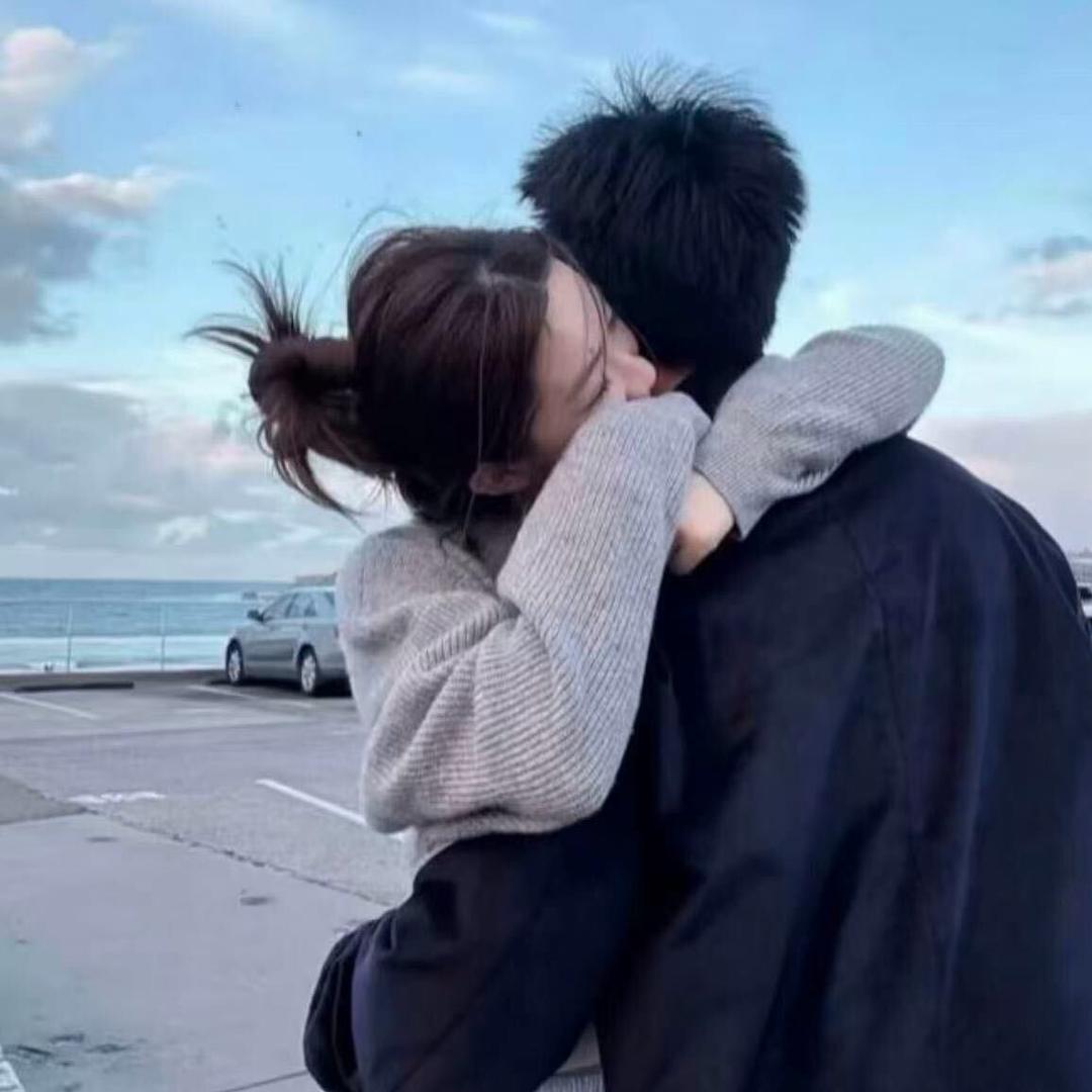 连告别都双手插兜的女人.