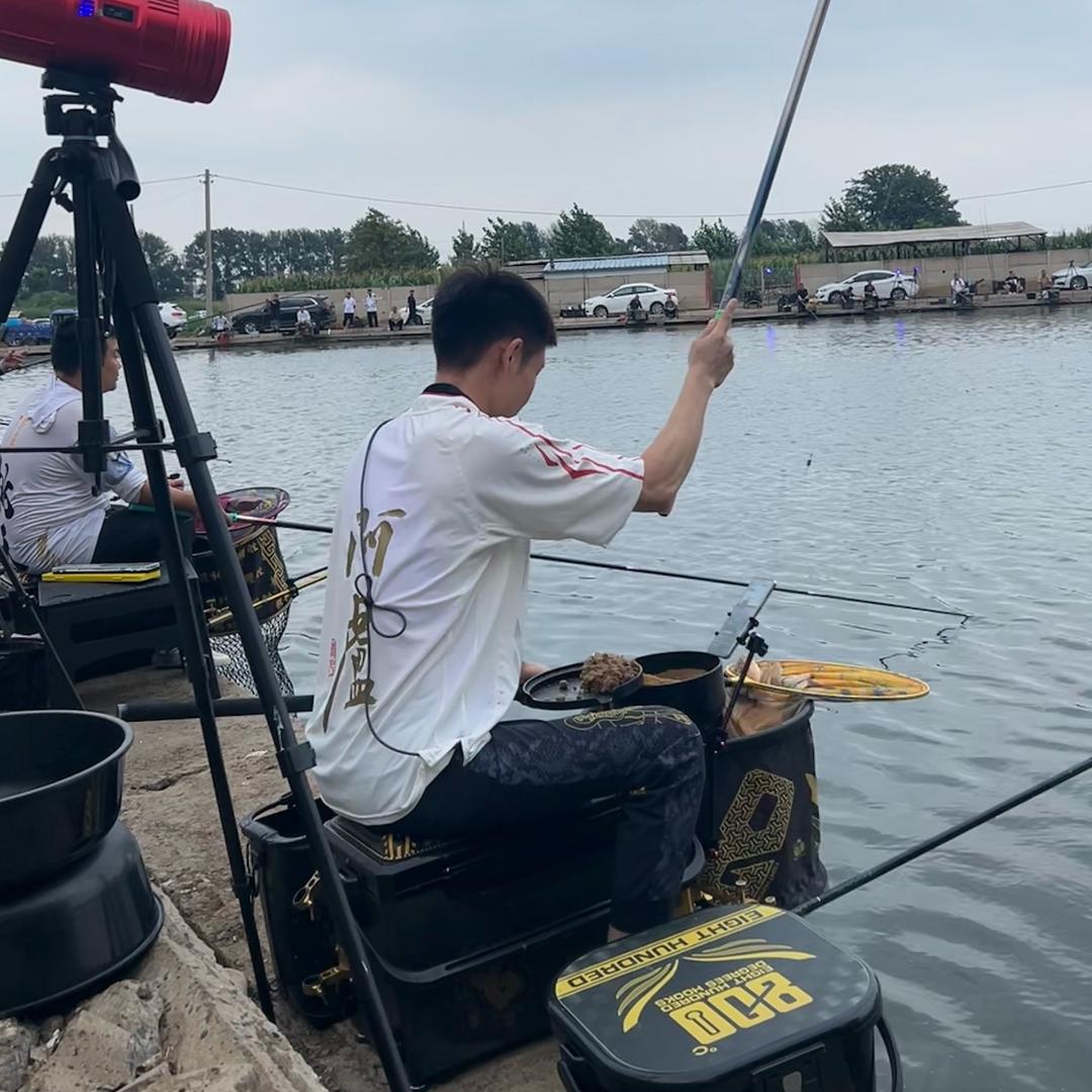 小李爱钓鱼🎣
