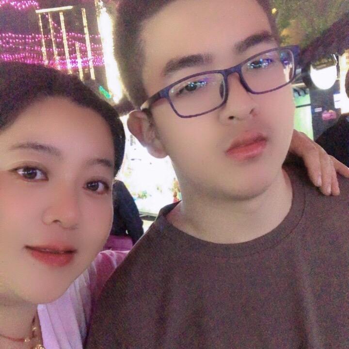 幸福的小可爱。