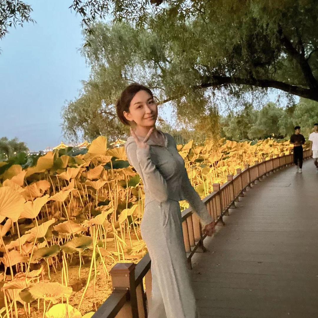 伊伊姑娘