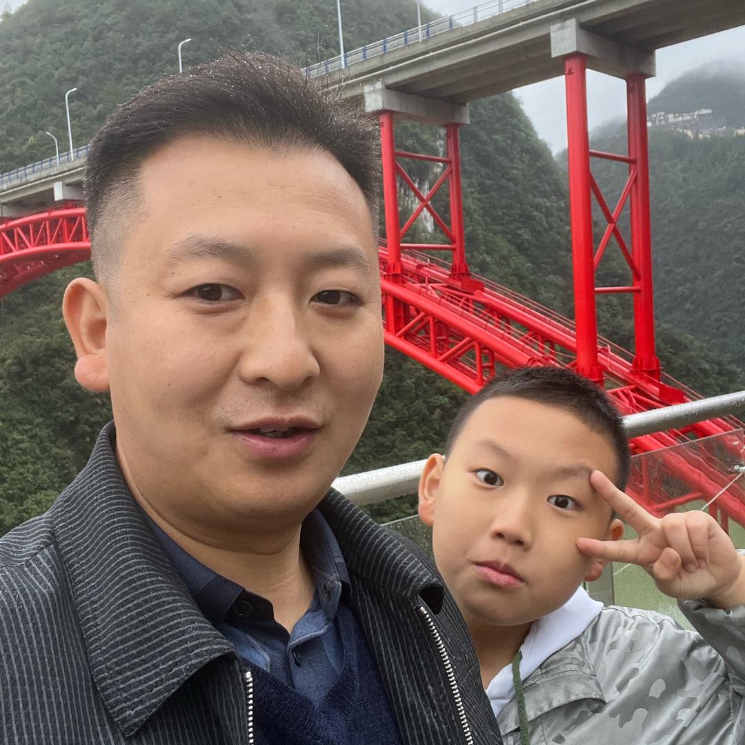 爱游泳的托尼