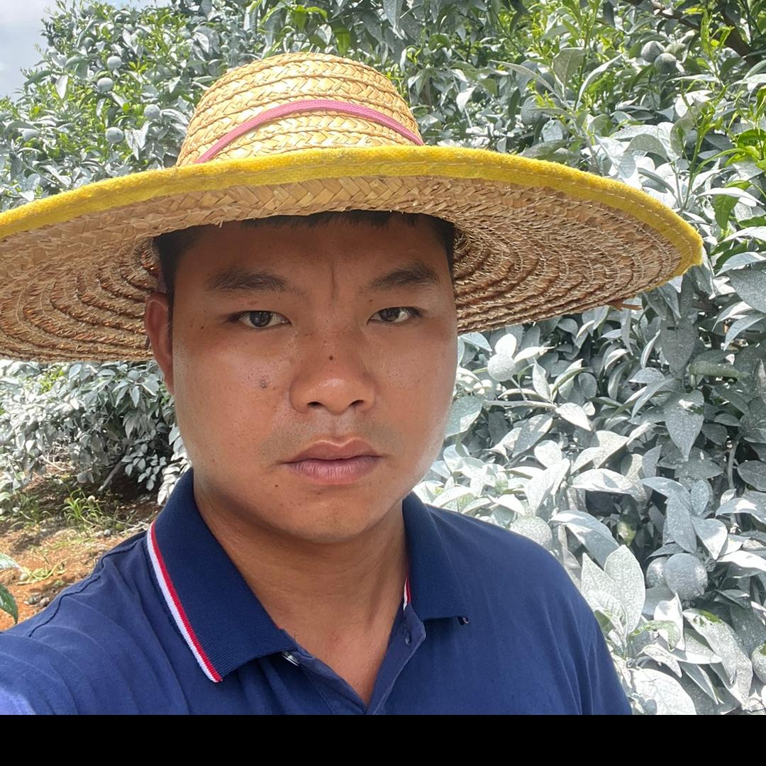 南宁洞窖零度冰泉沃柑园&航天学院林哥修剪