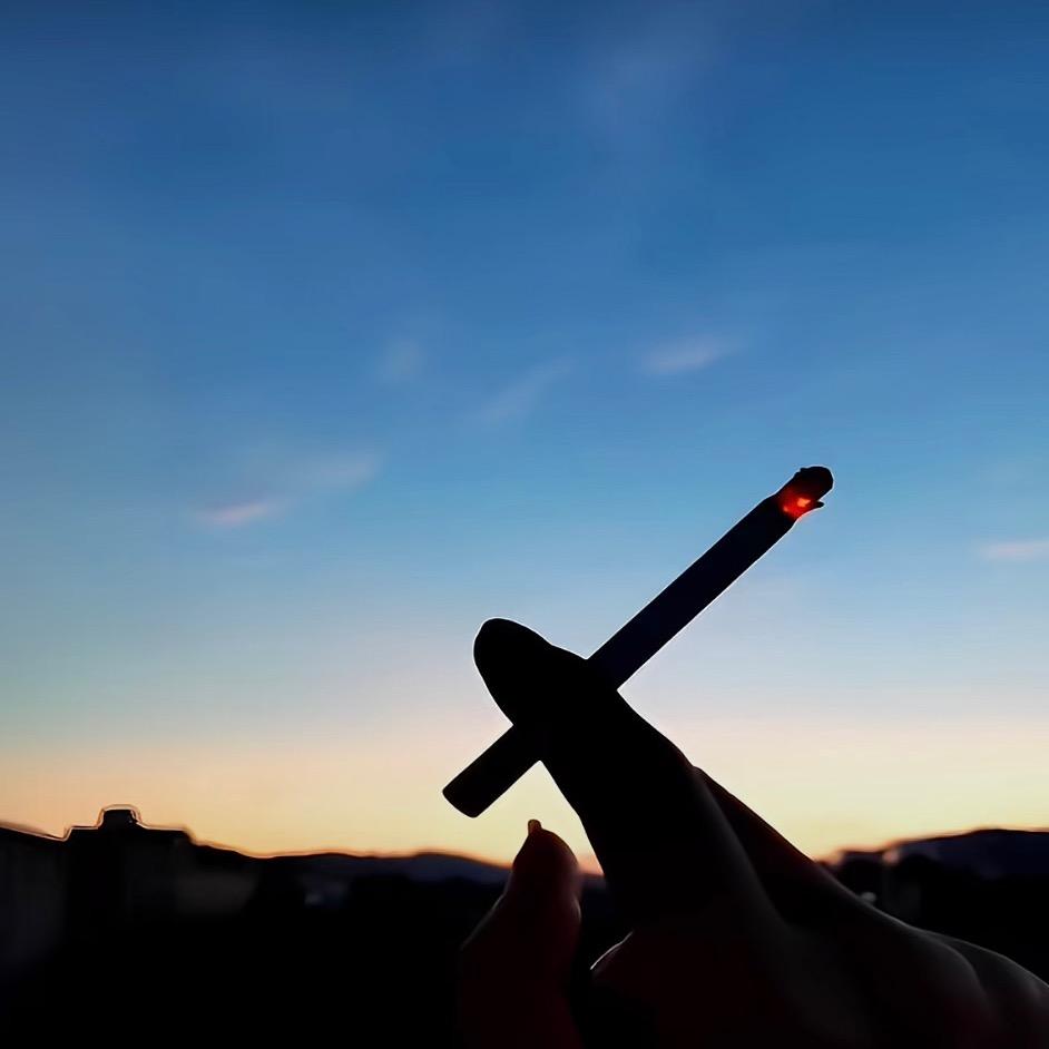 🚬🎶半根烟
