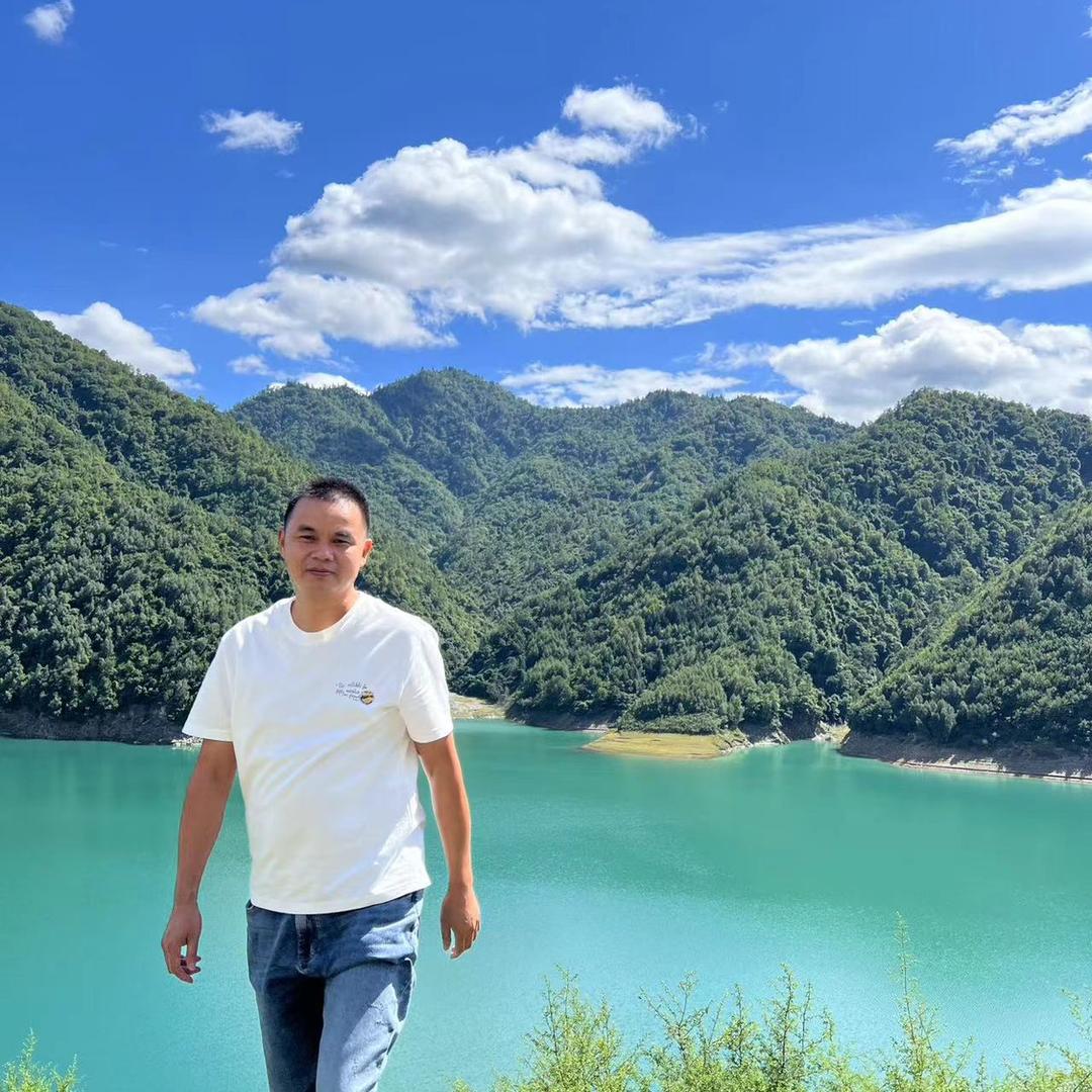 @林  自驾旅行的大男孩