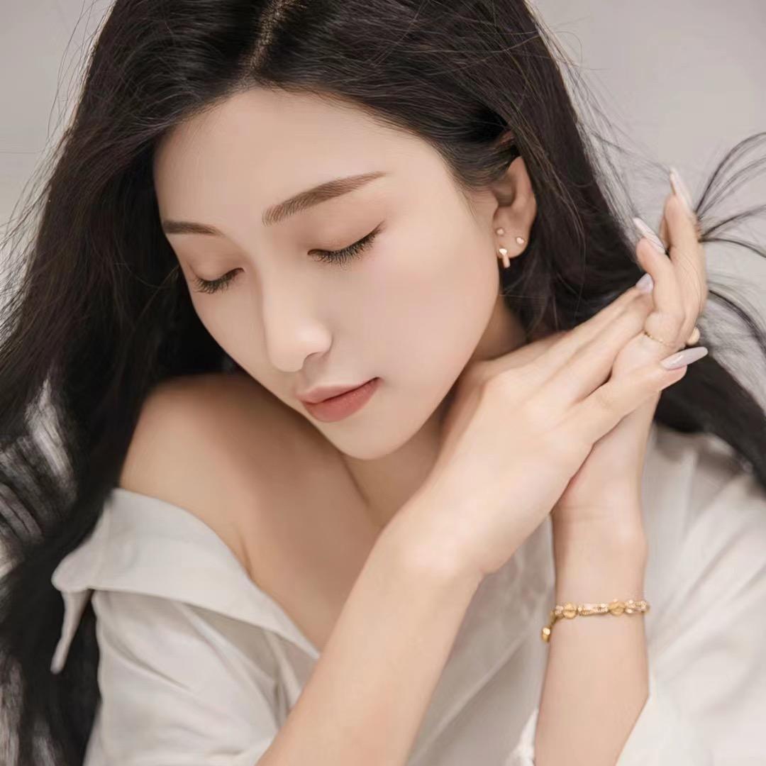 云朵爱唱歌（播替身号此号暂时休息）