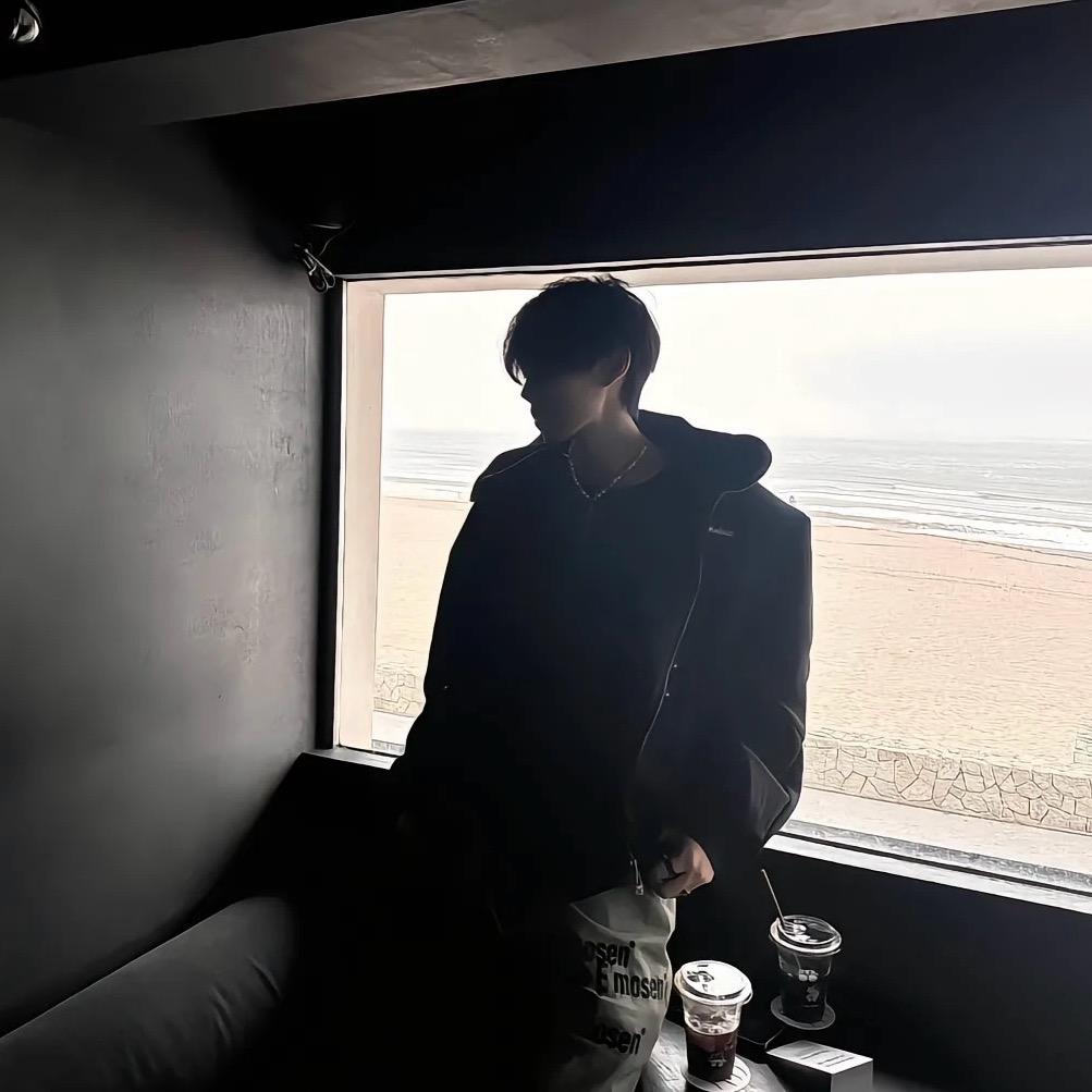 ᥫᩣ 、故事很撩人。