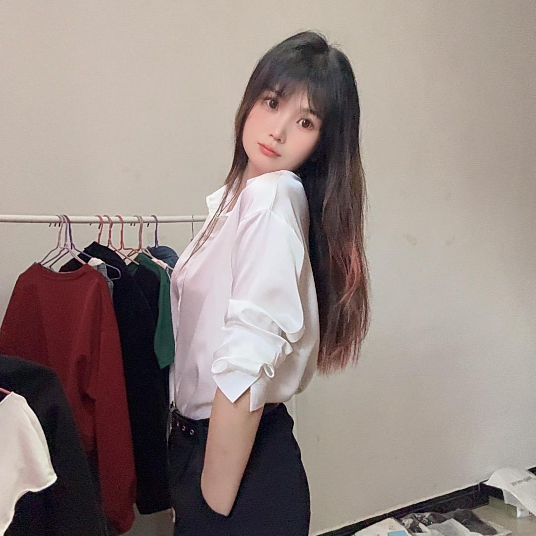 小芳穿搭