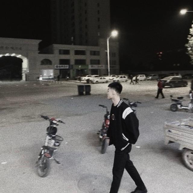 爱吃香菜 •