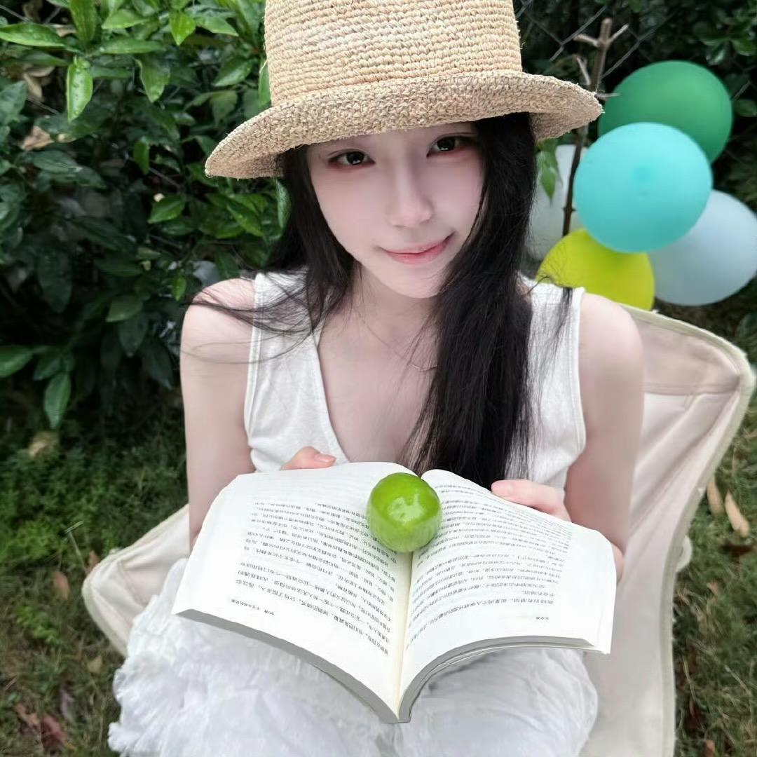 在等月亮嗎.