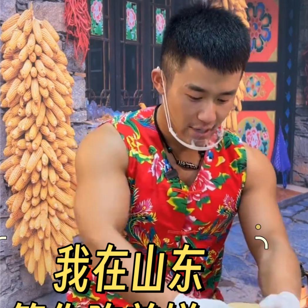 小辉吃饱了