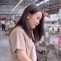 依炫精品女裤
