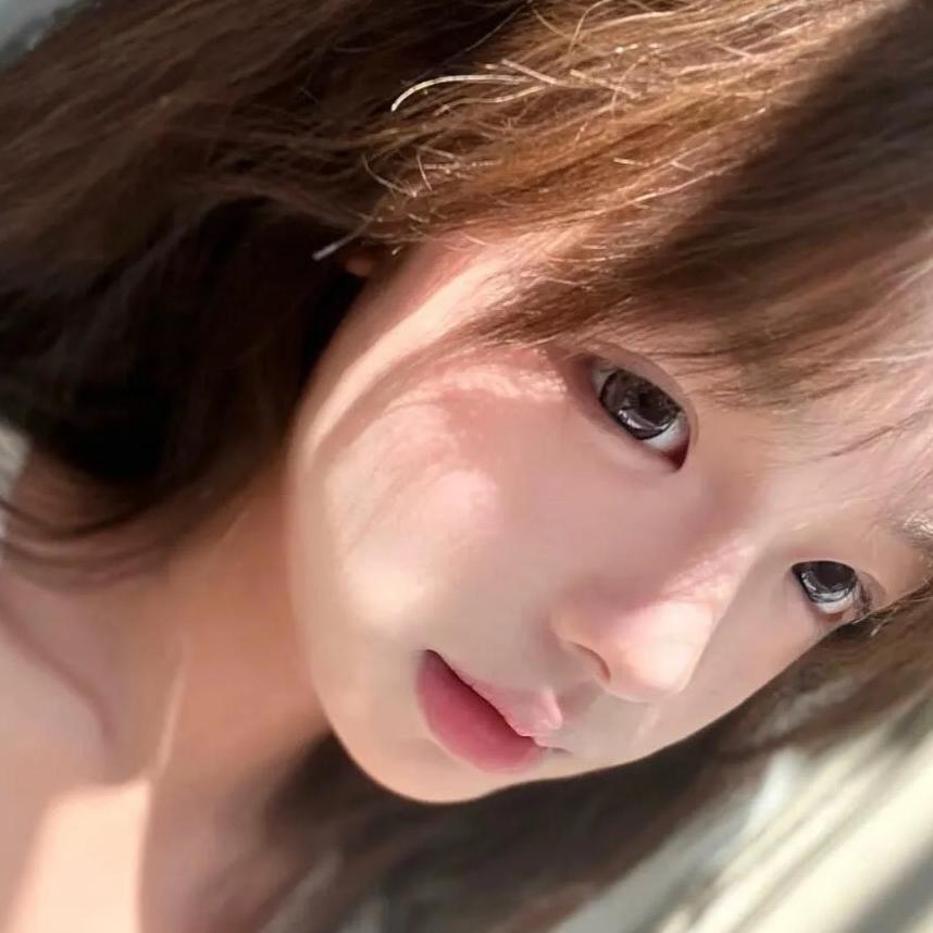 佳怡^