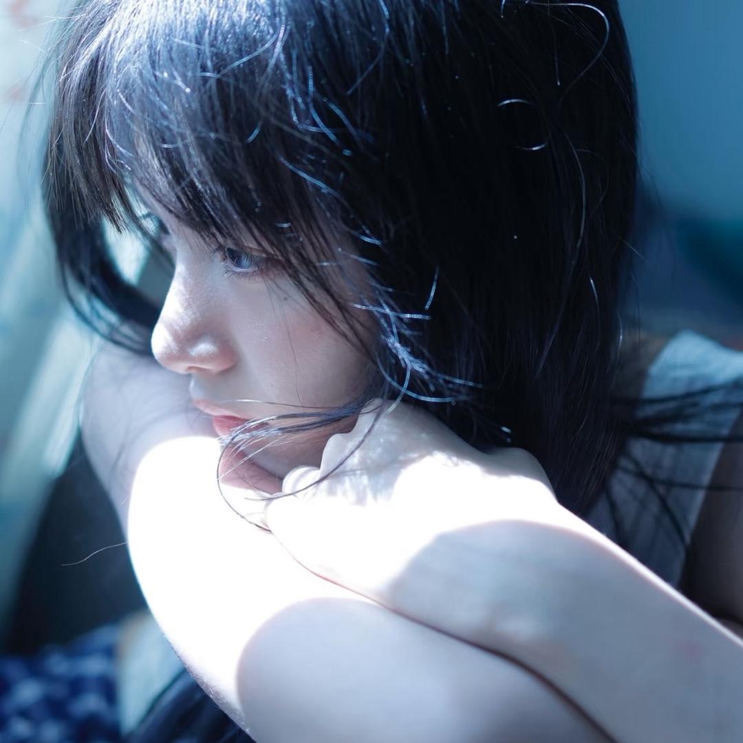 小娜总发呆