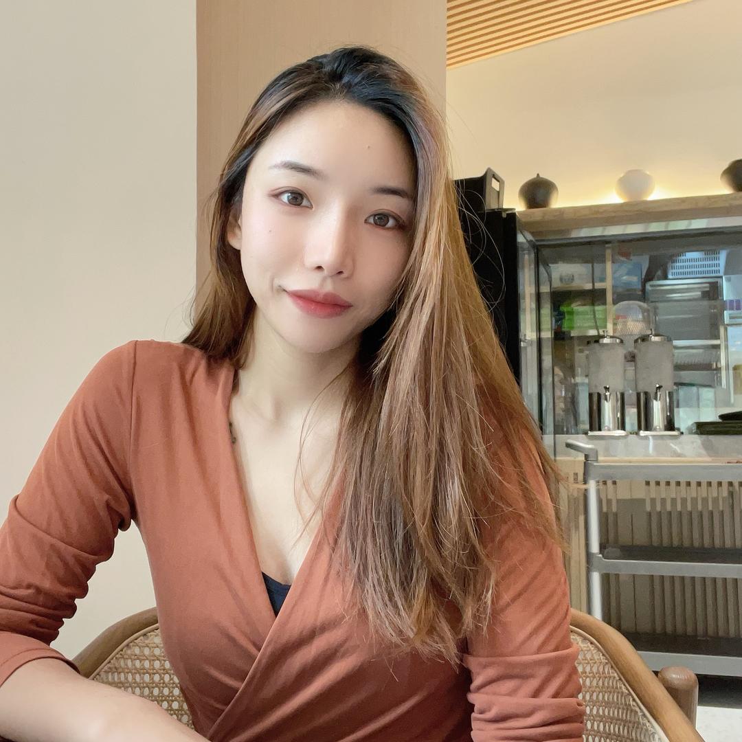 希希穿搭【穿搭号】