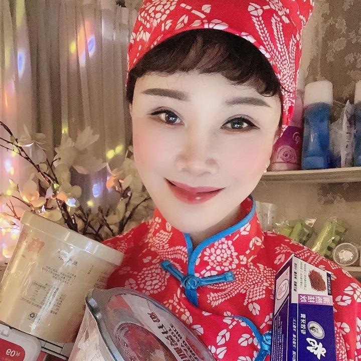 黑白姐女装穿搭