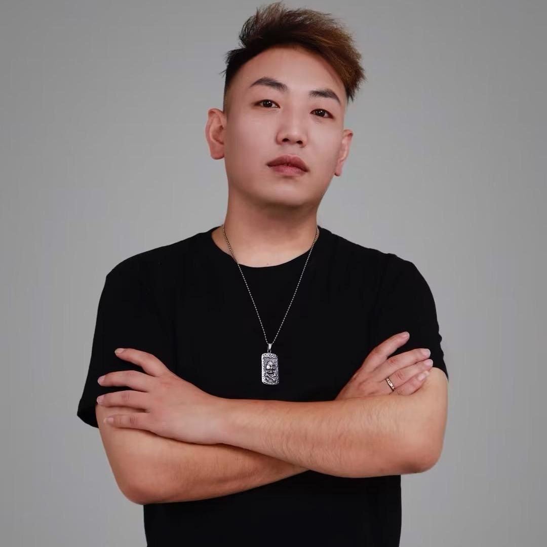 会做发型的Tony雷