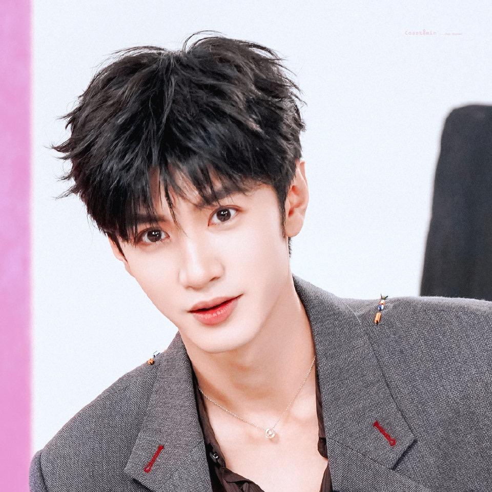 爱喝酸奶的毛毛虫（见过陈哲远n次啦）