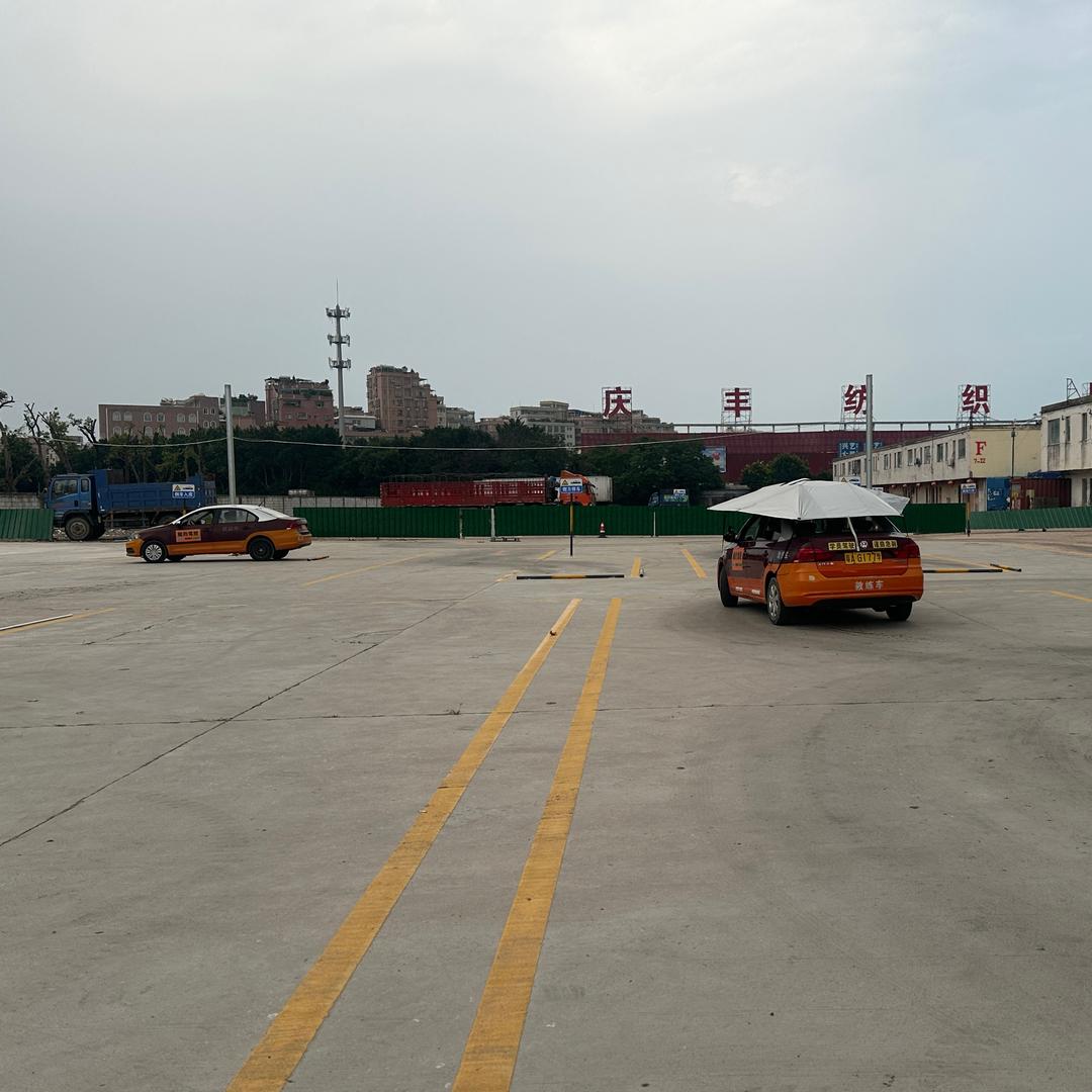 随约驾校（石井校区）邓教练