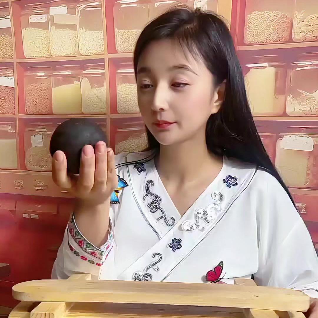 鹿衔芝（搓丸小师妹）