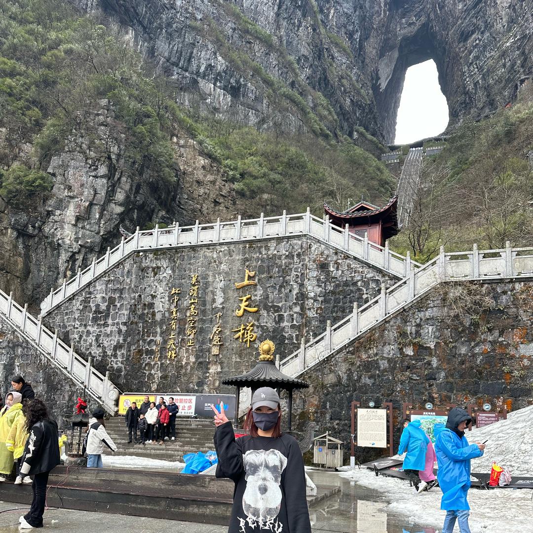 高村小路边饭店（烧烤，羊汤）