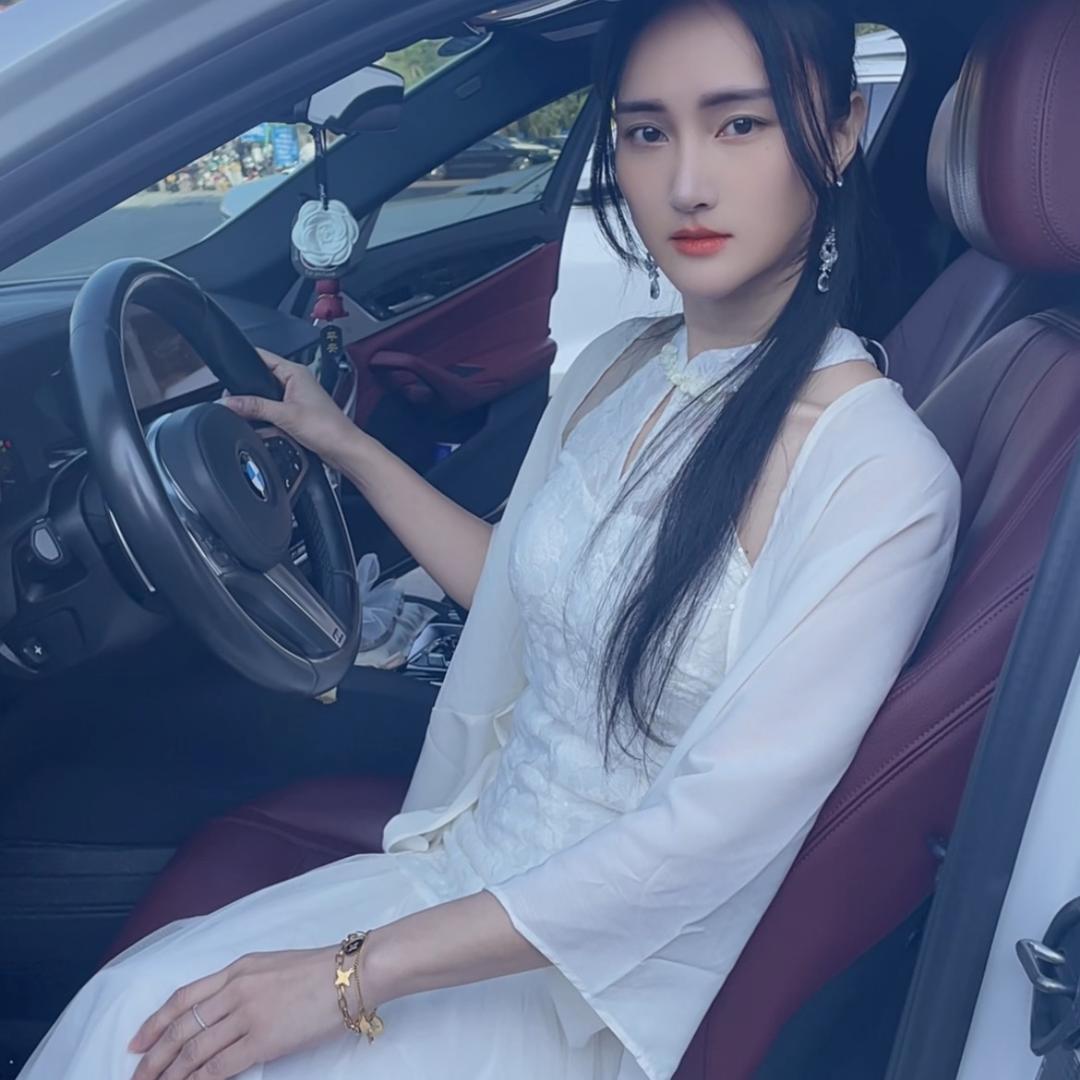是 美美❤️💛