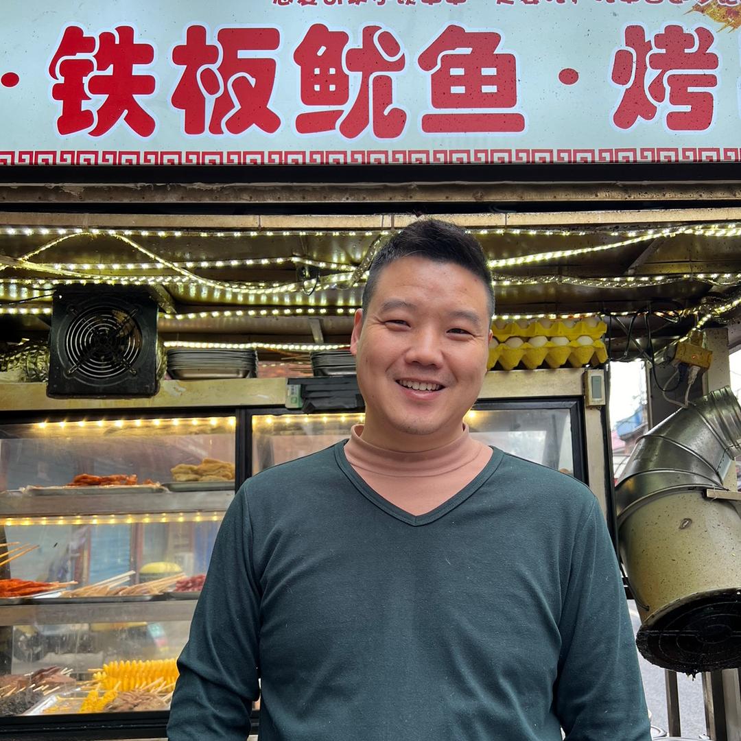 摇头哥牛B炒饭烤串