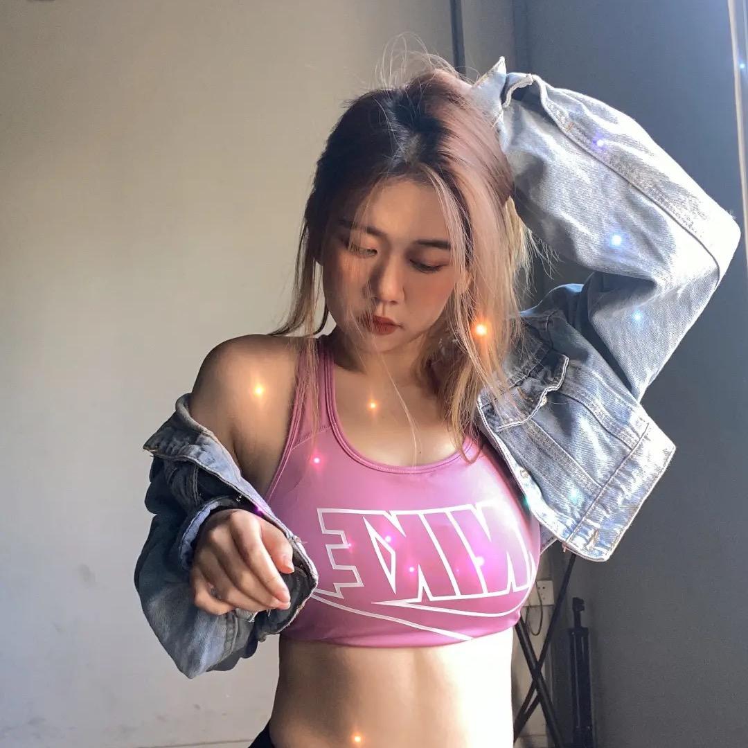 佳佳🐷