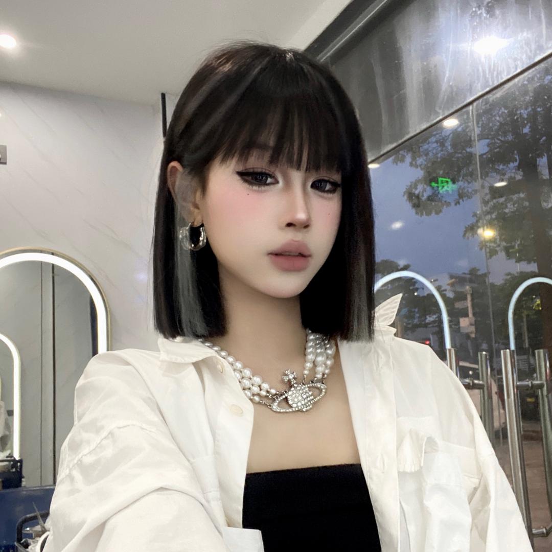 曼亚化妆师-妮娅