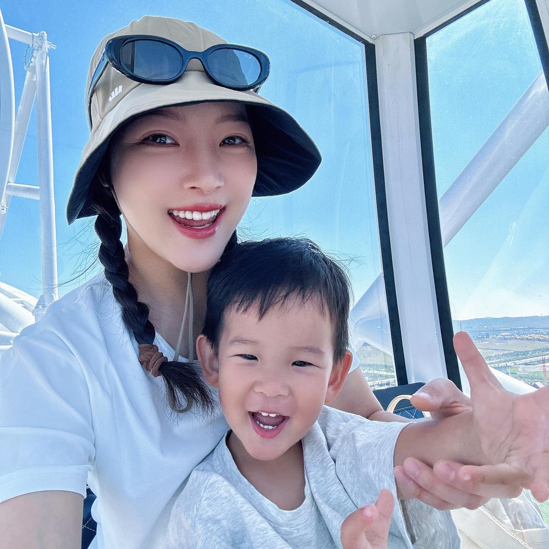 努力的沈妮可