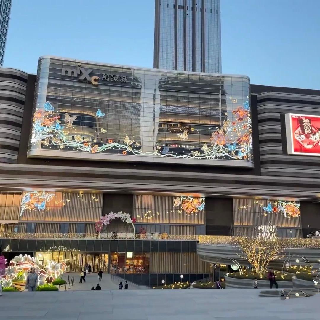 万象童装品牌特卖折扣店