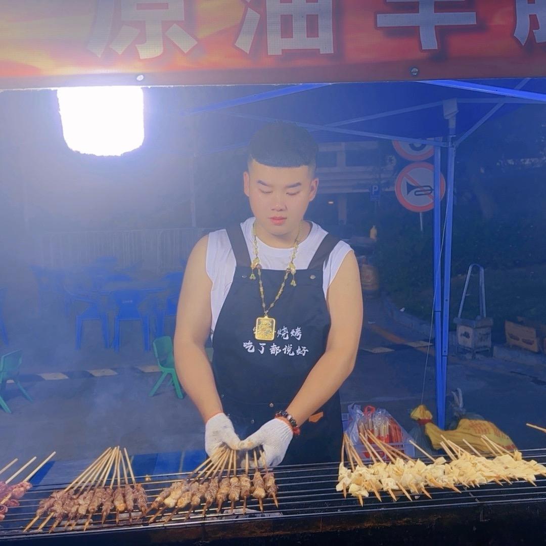 宇哥板凳地摊烧烤