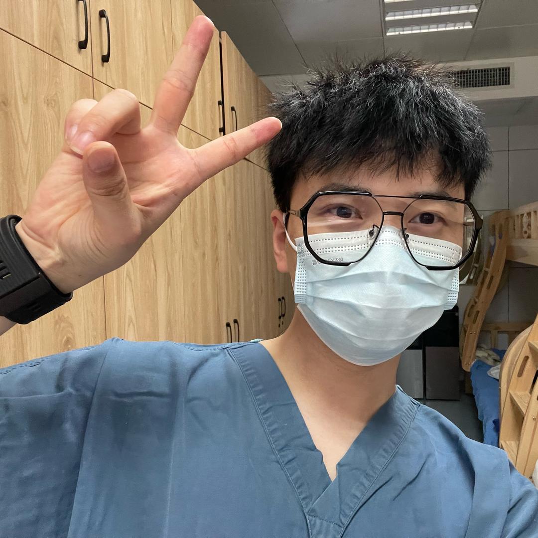 跳舞的医学生