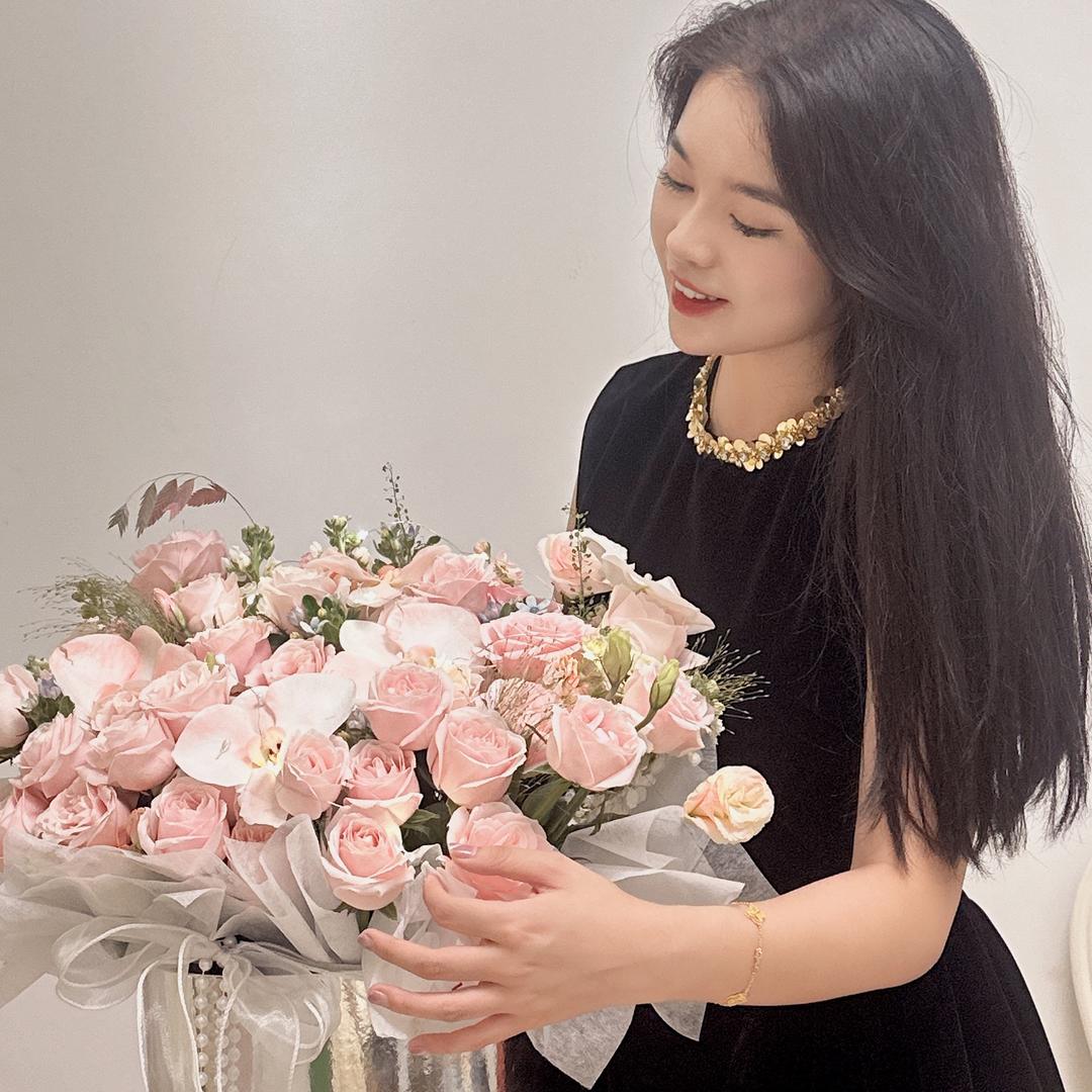 皮皮Carly