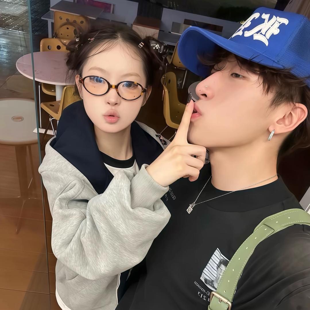 李卷卷^