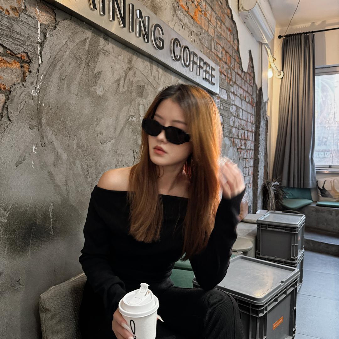 暴躁阿尾潮牌服饰