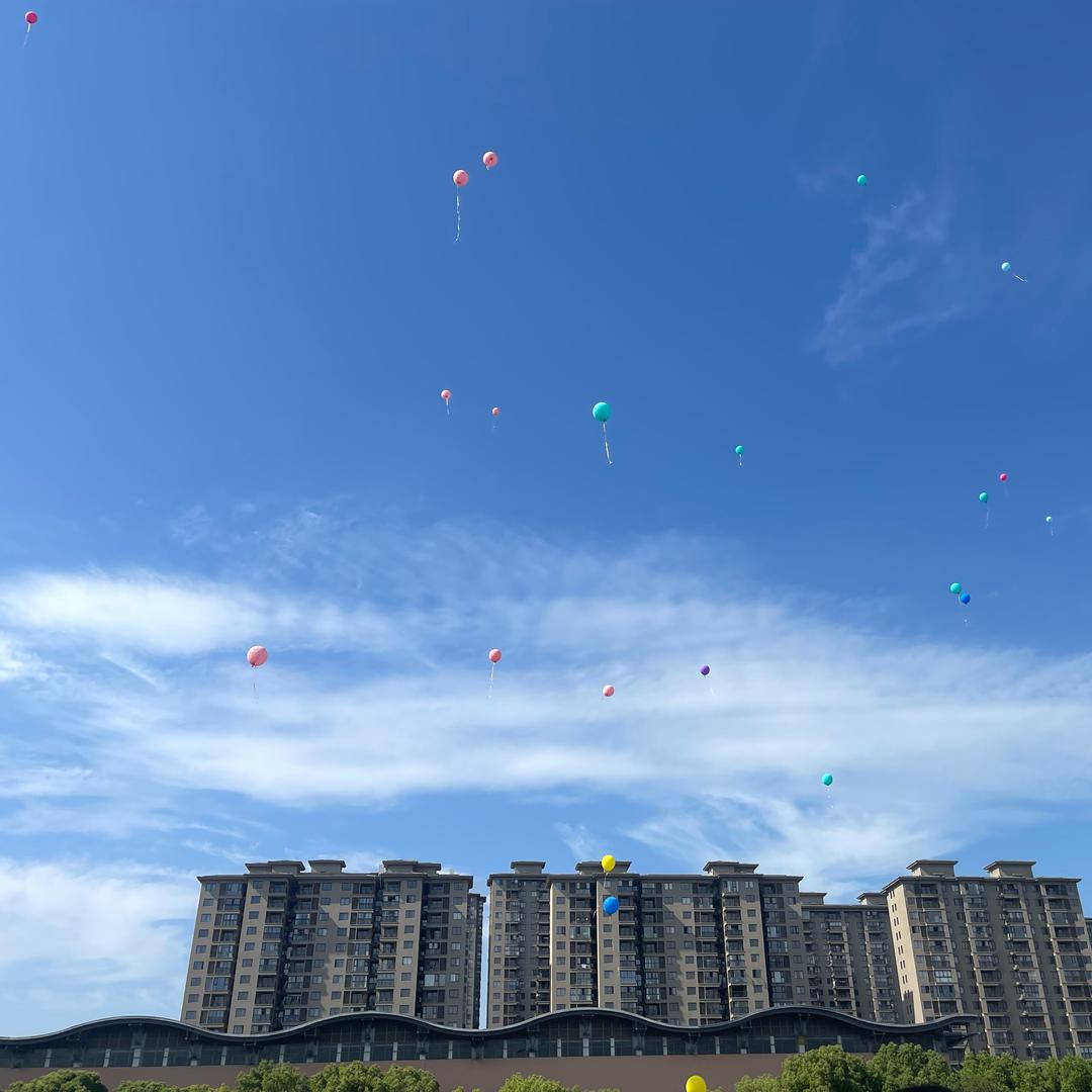 长安做皮草房产的小姐姐