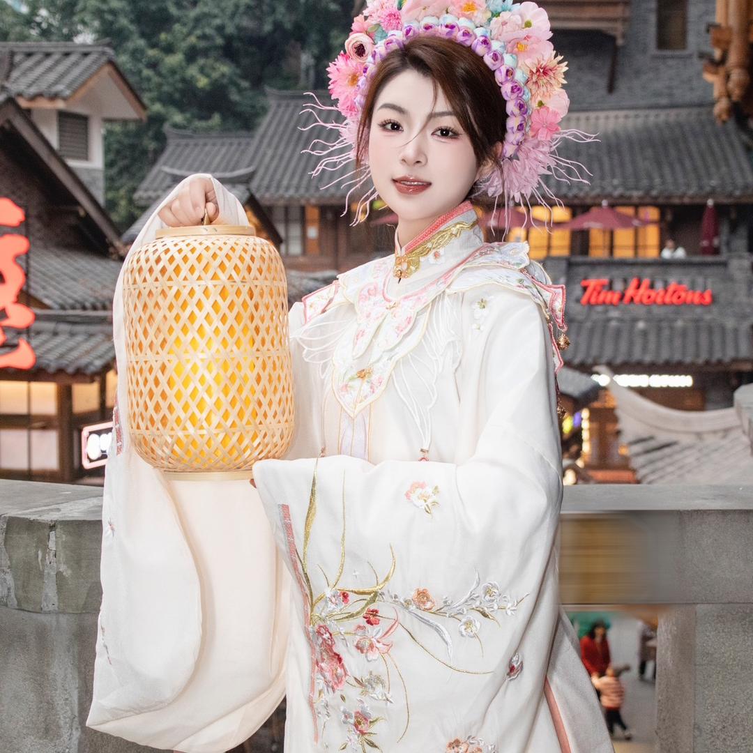 管悦