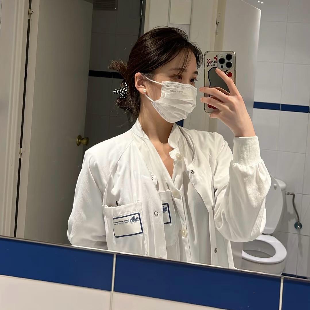 白衣双双