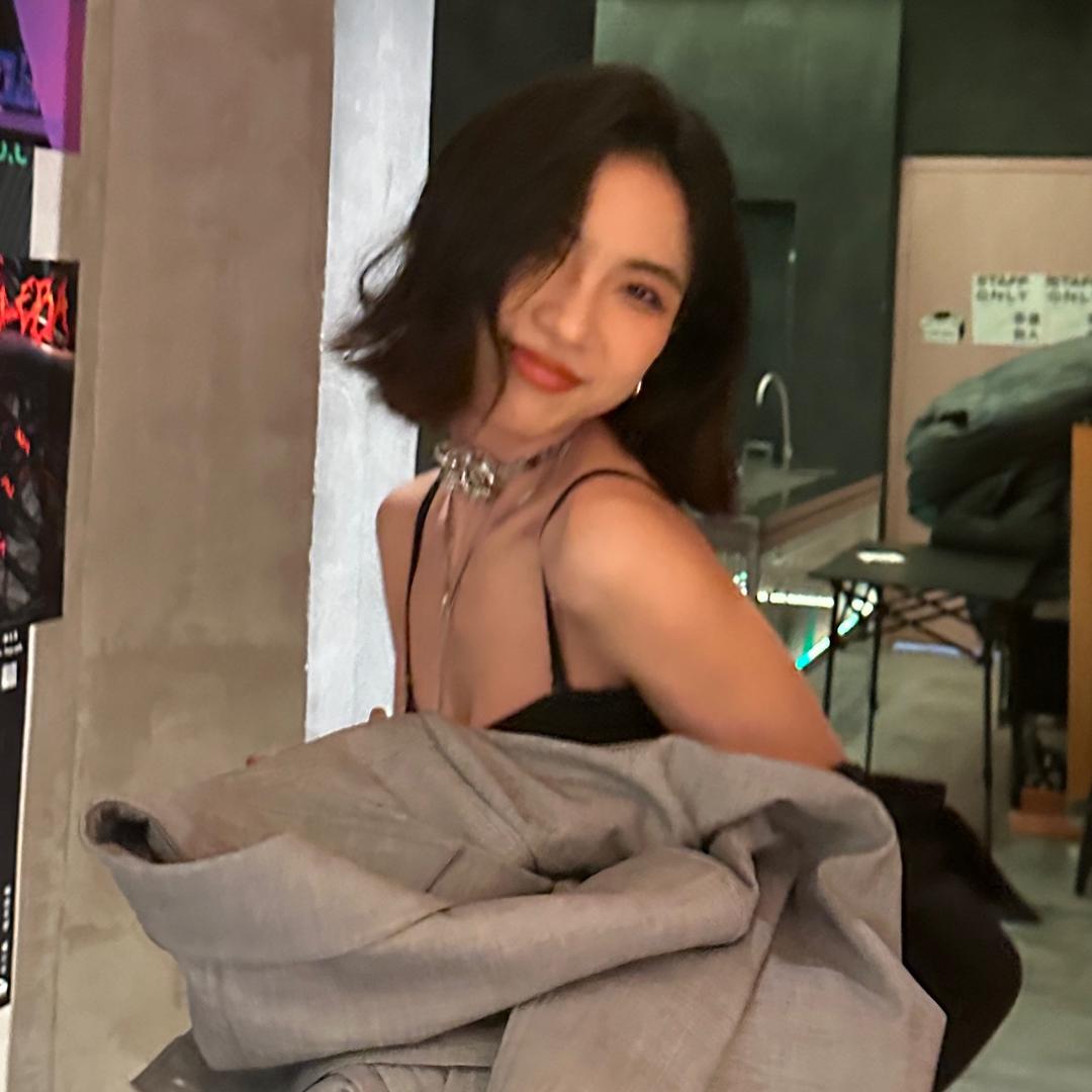杨晴嵛yú