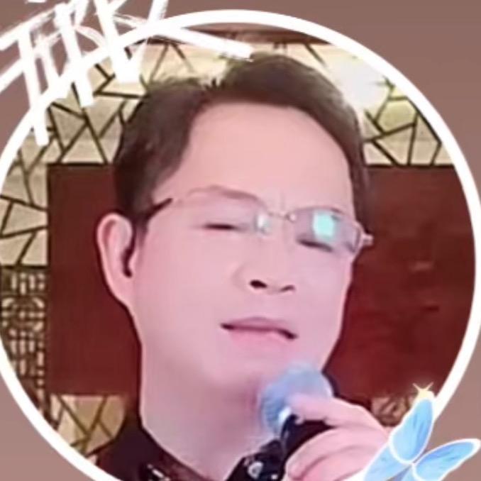 老爷子爱唱歌