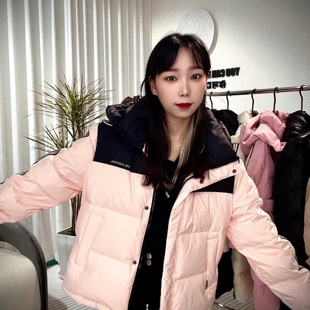 莫潼轻奢羽绒服工厂店